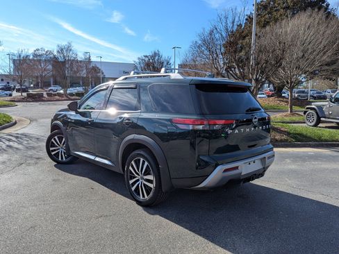 Used 2023 Nissan Pathfinder Platinum w/ Cargo Package image 7