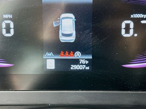 Used 2025 Kia Sportage LX image 18