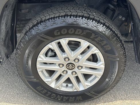 Used 2022 Toyota Tundra SR5 w/ Convenience Package RWD image 17