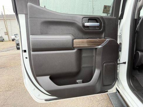 Used 2020 Chevrolet Silverado 1500 LT Trail Boss image 27