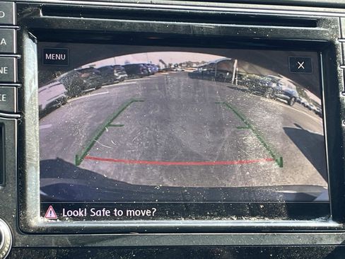 Used 2017 Volkswagen Tiguan S image 25