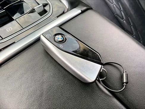 Used 2025 BMW X7 xDrive40i image 36