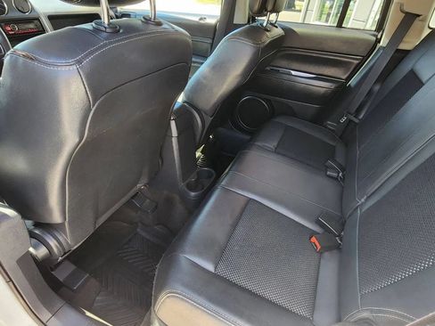 Used 2014 Jeep Compass Latitude w/ Sun/Sound Group AWD/4WD image 11