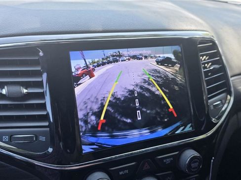 Used 2019 Jeep Grand Cherokee Altitude AWD/4WD image 22
