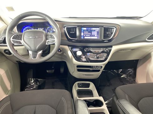 Used 2023 Chrysler Voyager LX FWD image 35