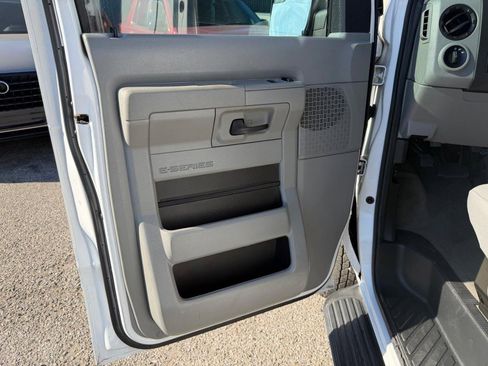 Used 2014 Ford E-250 and Econoline 250 w/ Interior Upgrade Package image 15