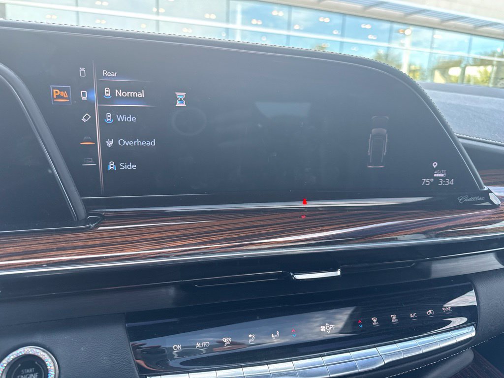 Used 2021 Cadillac Escalade Premium Luxury AWD/4WD image 8