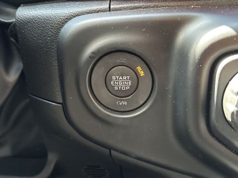 Used 2023 Jeep Wrangler Unlimited Rubicon AWD/4WD image 24