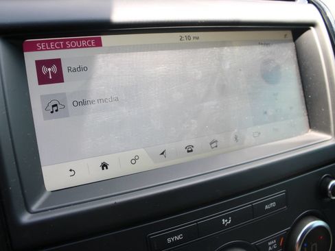 Used 2019 Land Rover Discovery SE AWD/4WD image 31