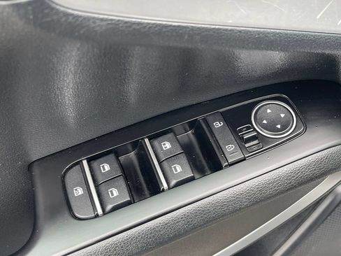 Used 2023 Kia Soul LX w/ Option Group 015 FWD image 14
