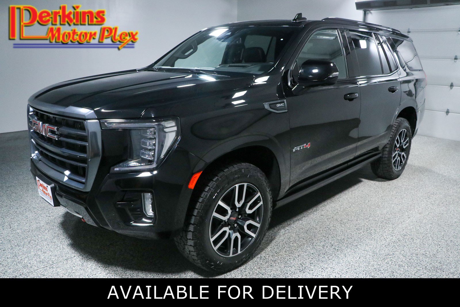 Used 2024 GMC Yukon AT4 w/ Technology Package AWD/4WD image 1