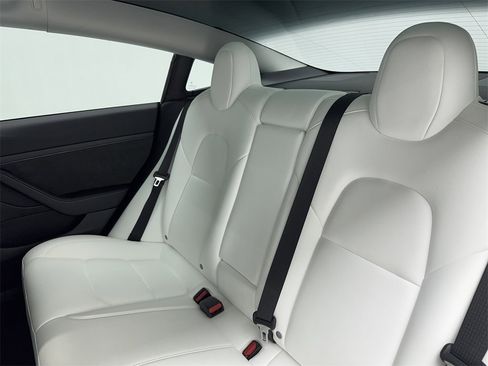 Used 2021 Tesla Model 3 Performance image 43