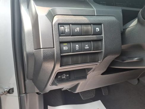 Used 2025 Toyota Tacoma TRD Off-Road AWD/4WD image 15