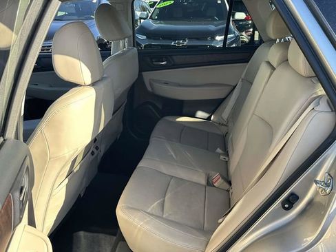 Used 2017 Subaru Outback 2.5i Limited image 18