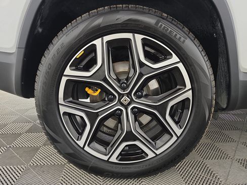 Used 2024 Rivian R1S Adventure AWD/4WD image 11