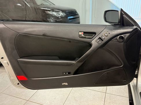 Used 2013 Hyundai Genesis 3.8 image 14