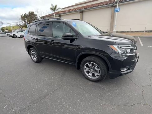 Certified 2023 Honda Passport TrailSport image 2