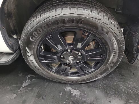 Used 2018 Toyota Sequoia TRD Sport AWD/4WD image 10