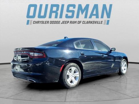 Used 2023 Dodge Charger SXT image 3