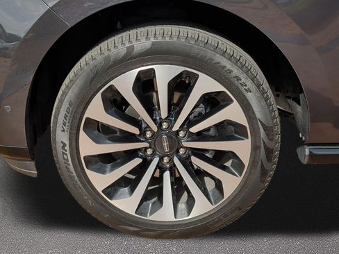 Used 2023 Lincoln Navigator Reserve AWD/4WD image 7