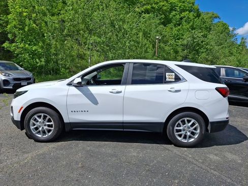 Used 2024 Chevrolet Equinox LT AWD/4WD image 2