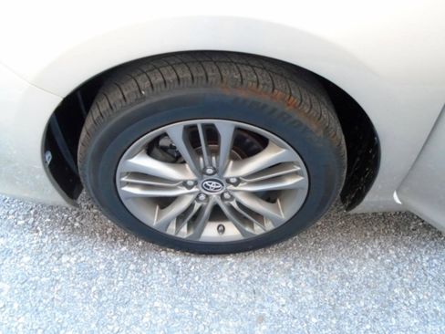 Used 2016 Toyota Camry SE image 24