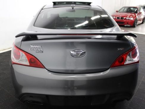 Used 2011 Hyundai Genesis 2.0T RWD image 11