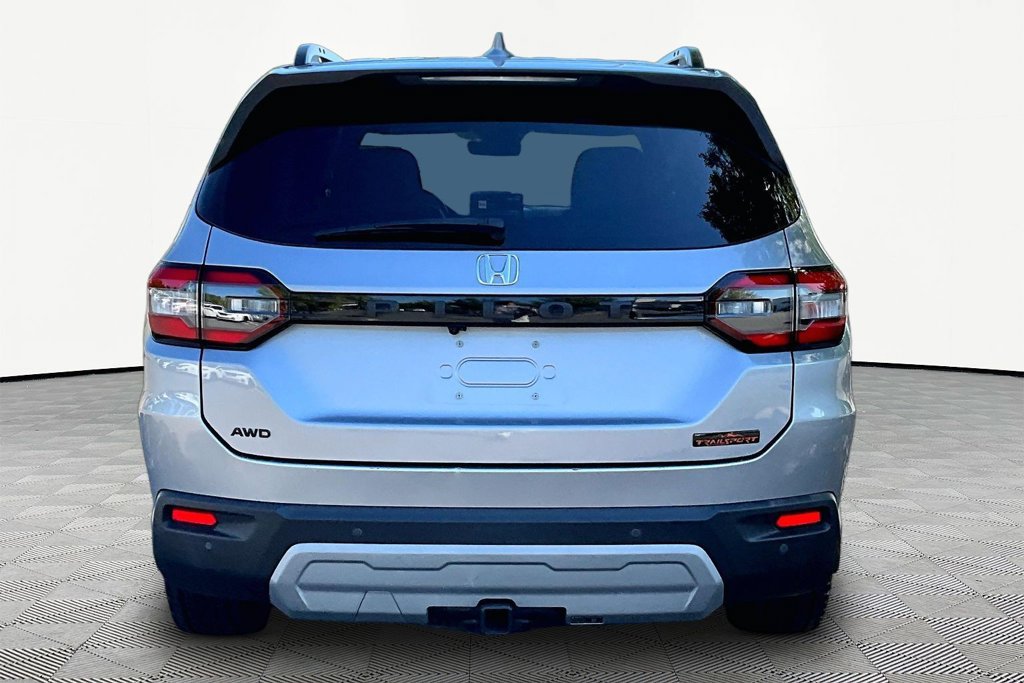 Certified 2025 Honda Pilot TrailSport image 6