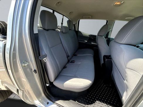 Used 2019 Toyota Tacoma SR5 AWD/4WD image 27