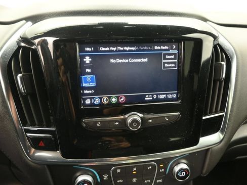 Used 2023 Chevrolet Traverse LT FWD image 14