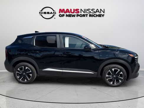 Certified 2025 Nissan Kicks SV AWD/4WD image 8