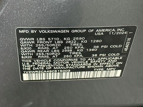 Used 2025 Volkswagen Atlas SE FWD image 12