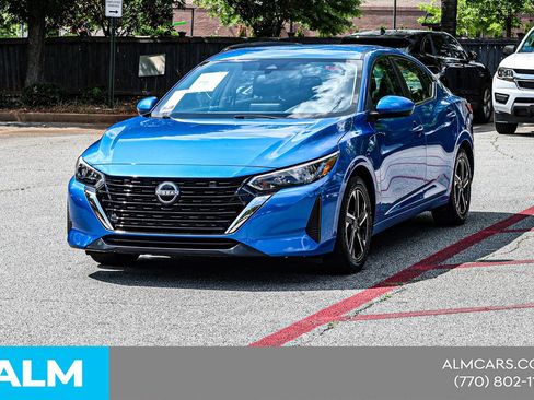 Used 2024 Nissan Sentra SV FWD image 3