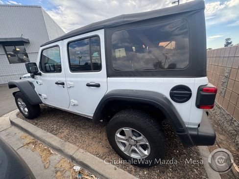Used 2024 Jeep Wrangler Unlimited Rubicon 4xe w/ Technology Group AWD/4WD image 6