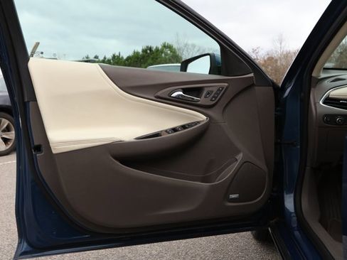 Used 2024 Chevrolet Malibu LT image 22