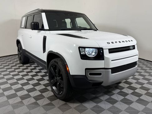 Used 2023 Land Rover Defender 110 S AWD/4WD image 7