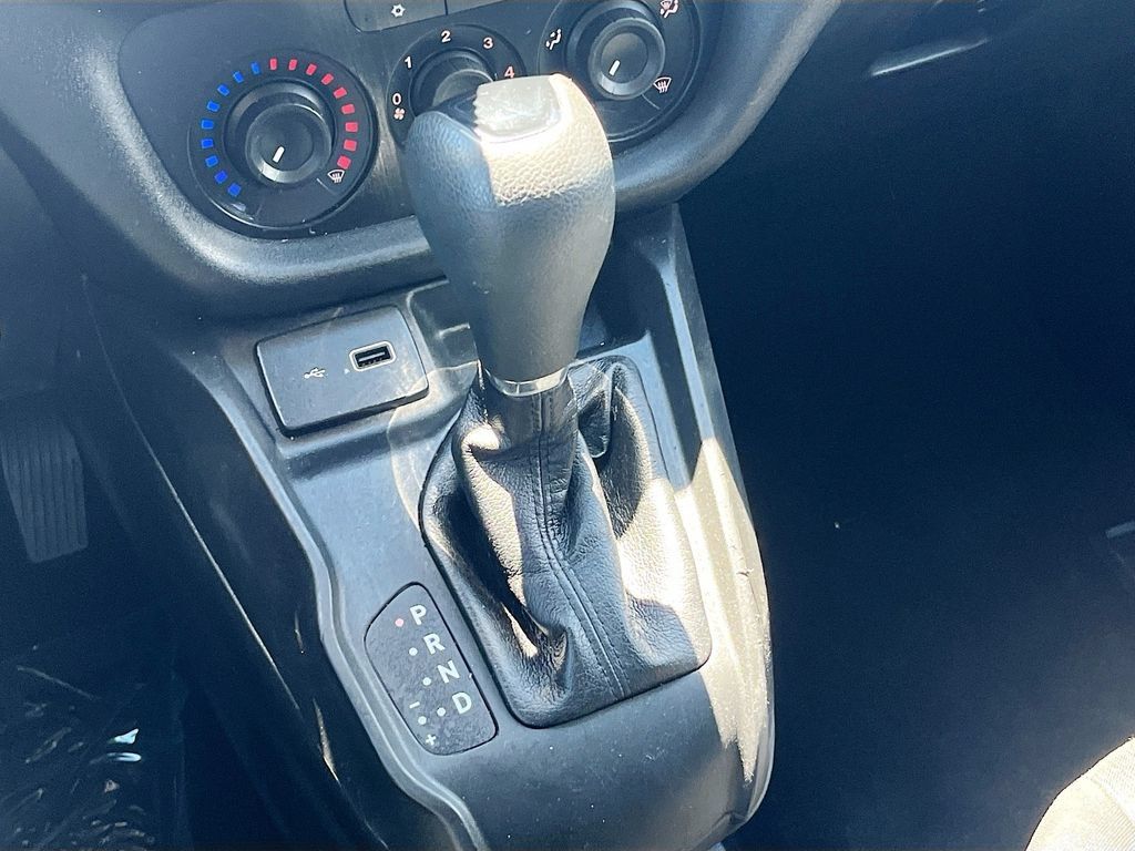 Used 2022 RAM ProMaster City Tradesman FWD image 15