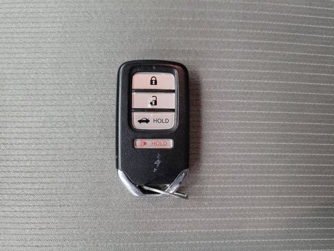 Used 2018 Honda Accord LX image 32