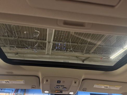 Used 2016 Cadillac Escalade Luxury image 24