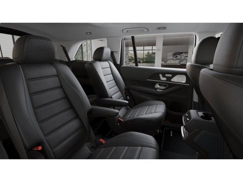 New 2026 Mercedes-Benz GLS 450 4MATIC image 4