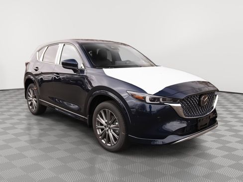 New 2025 MAZDA CX-5 Signature image 1