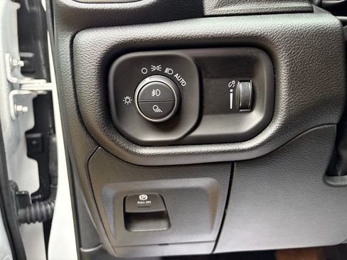 Used 2025 RAM 1500 Big Horn AWD/4WD image 18