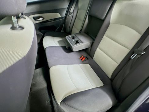 Used 2014 Chevrolet Cruze LS image 25