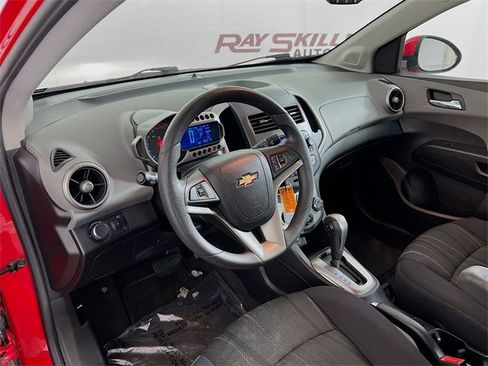 Used 2015 Chevrolet Sonic LT image 29