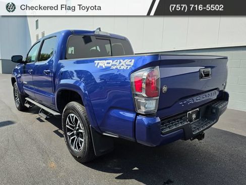 Used 2022 Toyota Tacoma TRD Sport w/ TRD Premium Sport Package AWD/4WD image 3