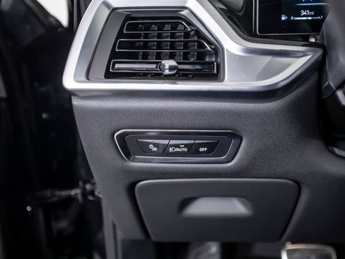 Used 2025 BMW X7 xDrive40i w/ M Sport Package image 42