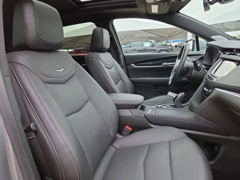 Used 2023 Cadillac XT5 Premium Luxury FWD image 18