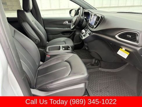 New 2026 Chrysler Voyager LX FWD image 33