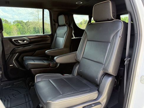 Used 2023 Chevrolet Suburban Premier RWD image 38
