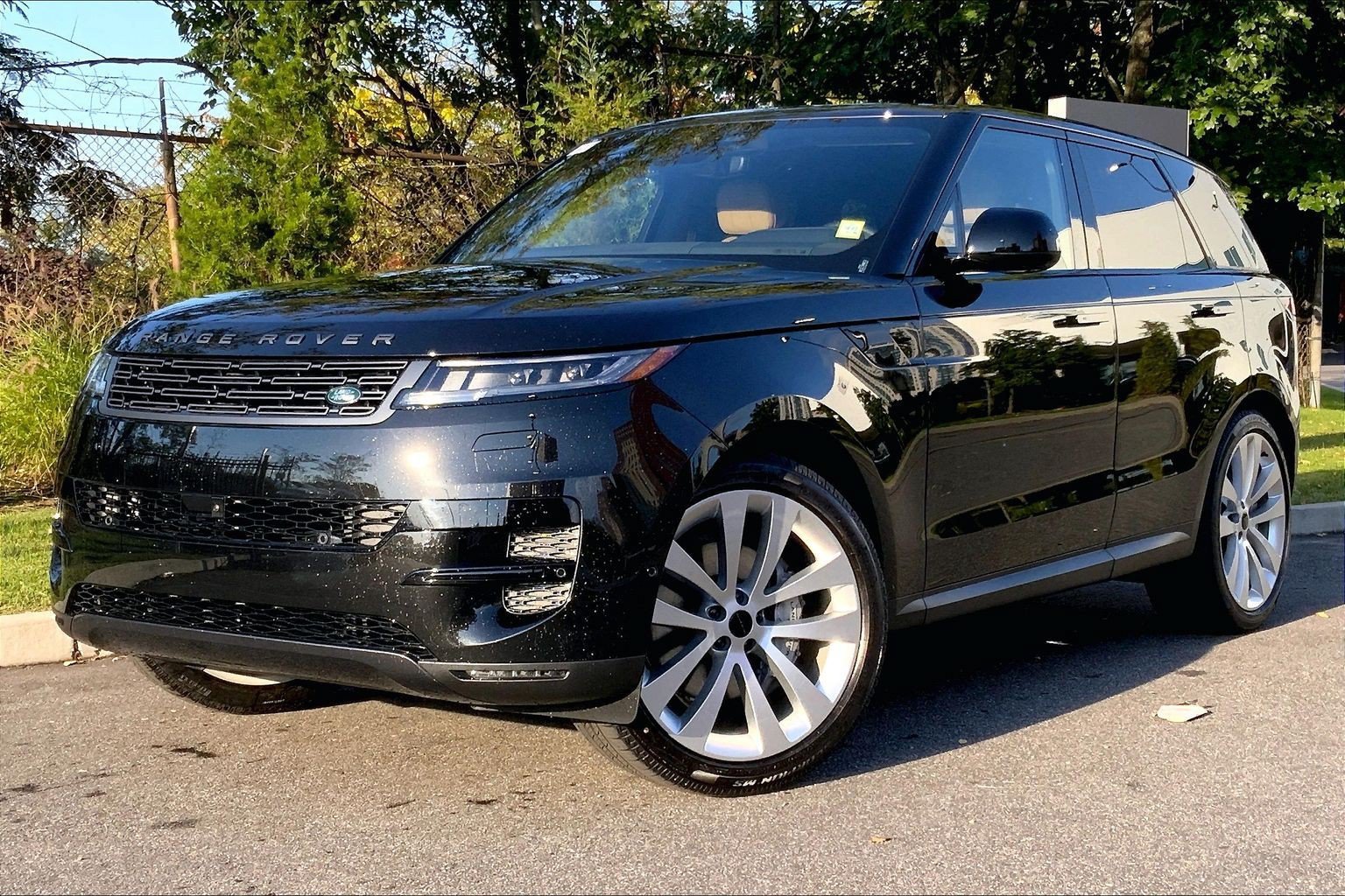 New 2027 Land Rover Range Rover Sport SE AWD/4WD image 1